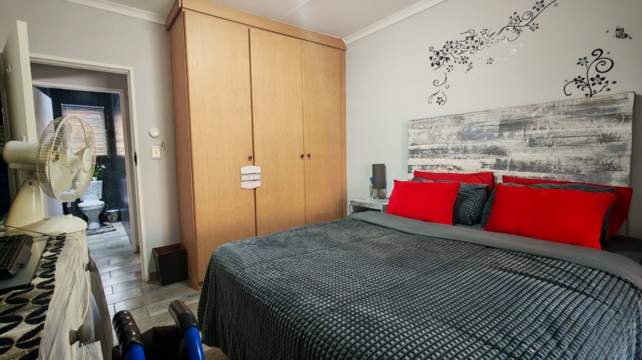 3 Bedroom Property for Sale in Waterval East North West